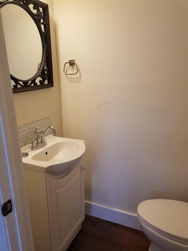 Photo - 211 E Wilson St