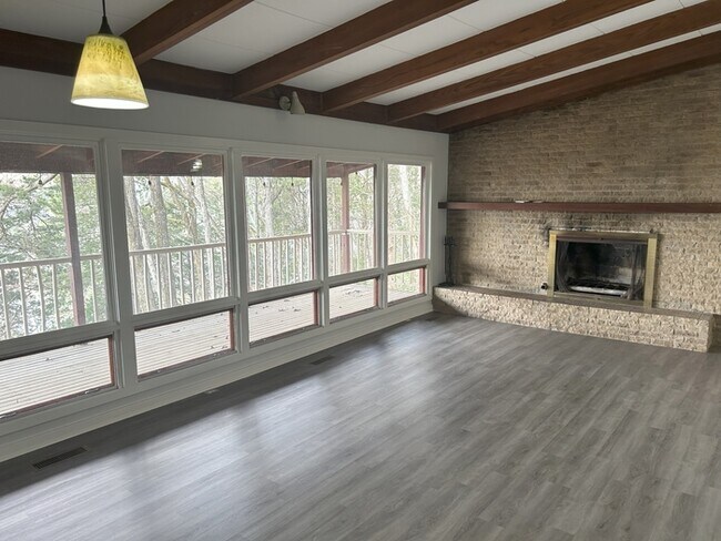 Photo - 1701 Mountainbrrok Drive