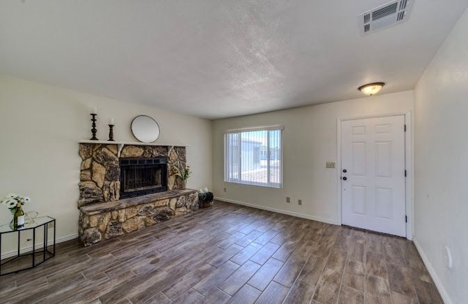 Photo - 931 Holly St