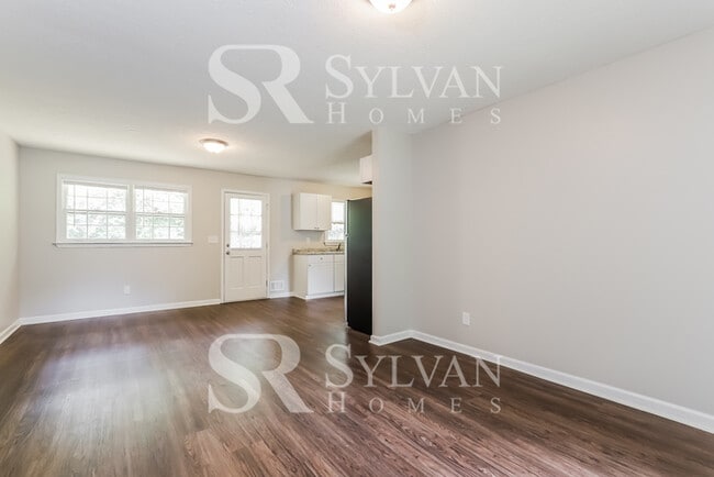 Photo - 4820 Oak Grove Dr