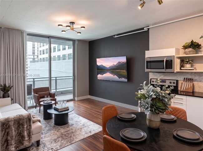 Building Photo - 690 SW 1st Ct Unit 1221