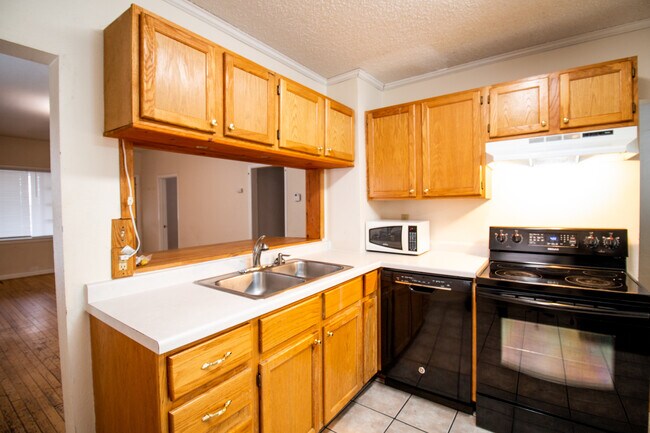 Kitchen - 1121 9th St N