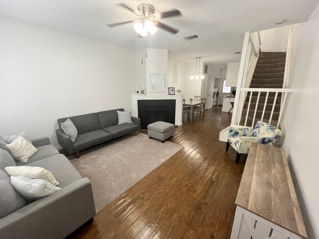 Photo - 1812 Gary's Park St