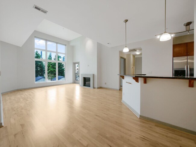 Photo - 2 Bed and 2 Bath Luxury Condo in Bellevue ... Unit 408