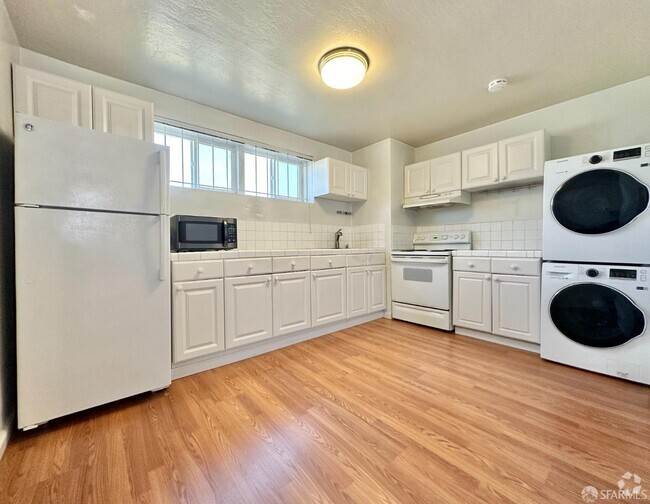 Building Photo - 1001 Sloat Blvd Rental