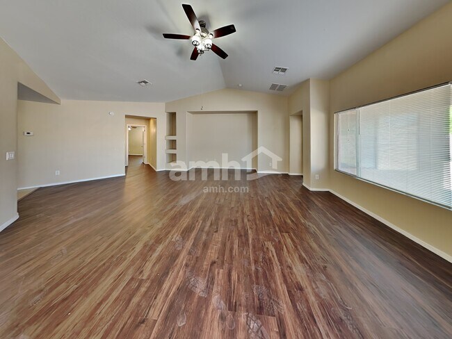 Photo - 11369 W Lincoln St