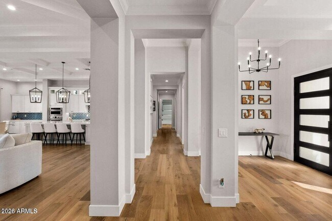 5348 W Encanto Verde