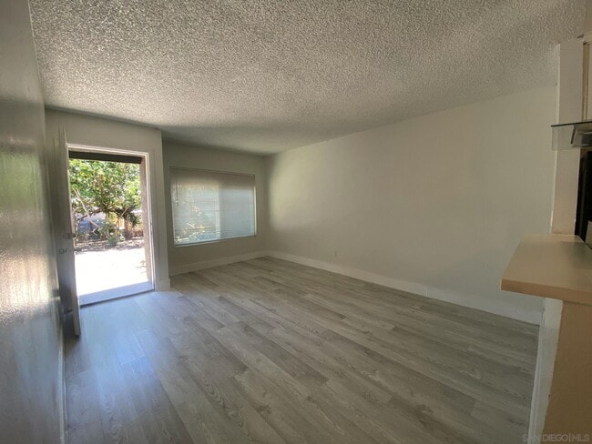 Photo - 702 R Ave