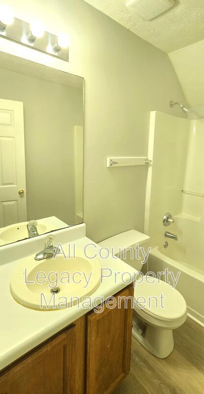 Photo - 700 Rosehip Ln Unit A