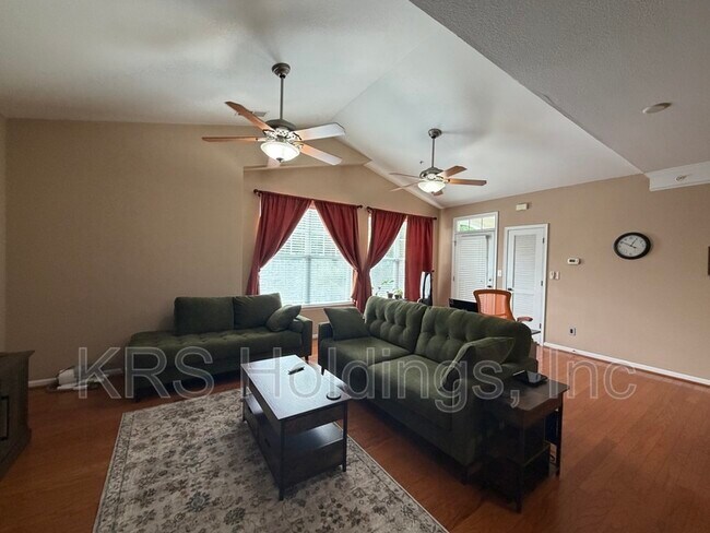 713 Windy Way Unit 103