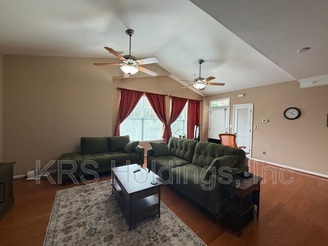 Photo - 713 Windy Way Unidad 103