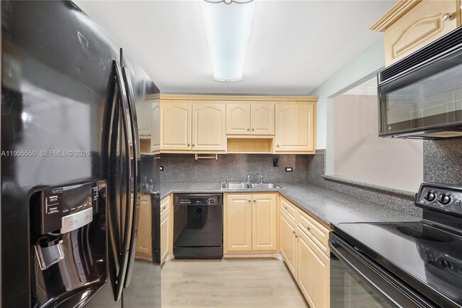 Photo - 10425 SW 112th Ave Unit 103