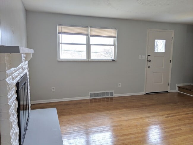 Photo - Beautiful and Spacious 4 Bedroom House nex...