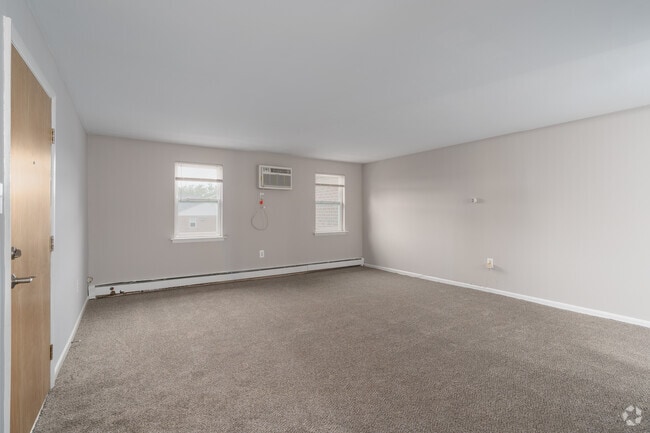 2BR, 1BA - 985SF - Living Room - Colony Arms