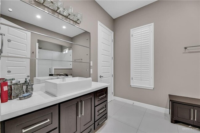 Photo - 26 N 40th St
