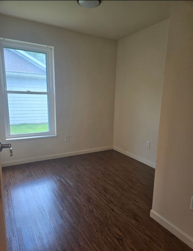 Photo - 3 Bedroom Accessible Home In Alton