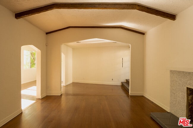 Photo - 2829 Beachwood Dr