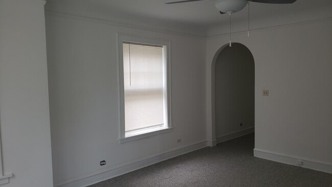 Photo - 7918 Karlov Ave Unidad Floor 2