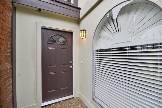 Photo - 1326 Town Cir Unit 1