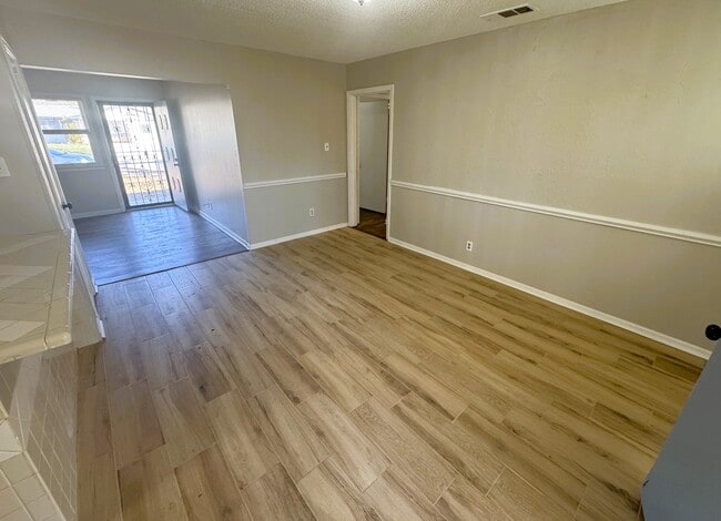 Photo - 4577 Gailwood Ave