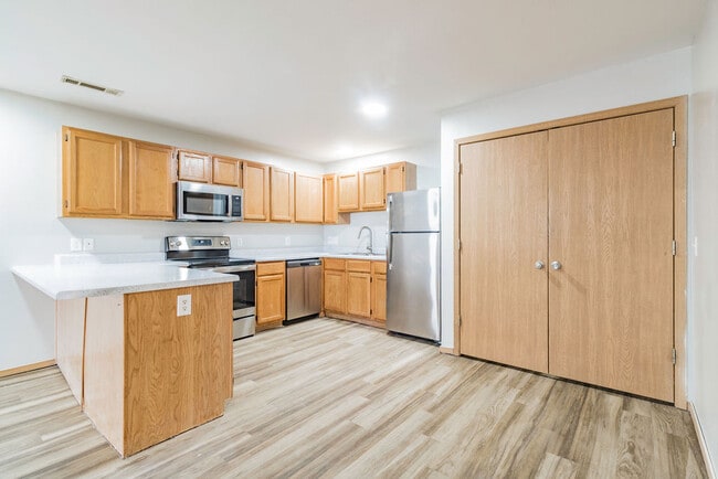2BR, 2BA Partial renovated - 1,000 SF