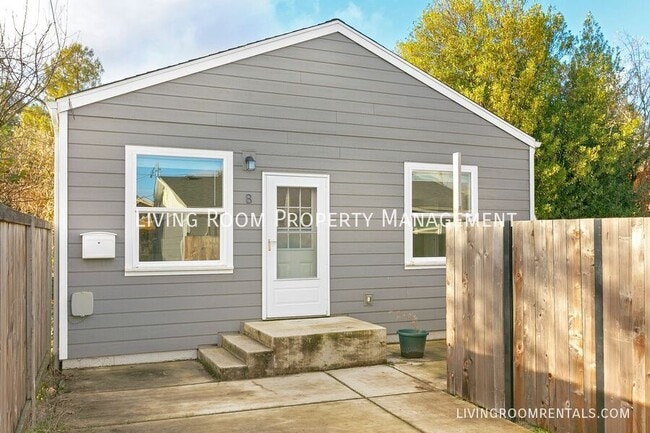 Building Photo - 6225 NE 14th Ave Unit B