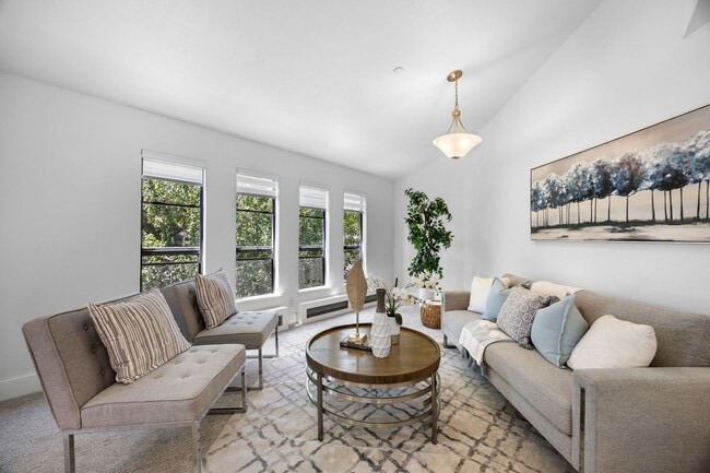 Photo - Bright & Spacious 2 Bedroom, 2 Bath Apartment in Fremont! Unit V