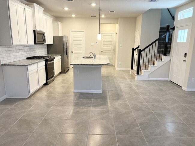705 Seabreeze Dr