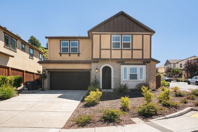 Charming 4BR/4BA Single-Family Home in Sou... - Charming 4BR/4BA Single-Family Home in Sou...
