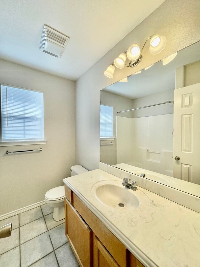 Photo - Spacious 3 Bedroom with a Fenced Yard and 2 Car Garage!