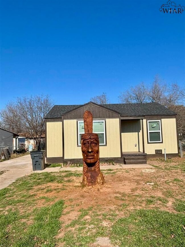 Building Photo - 1670 Hawes Ave Rental