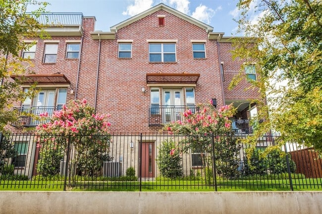 Building Photo - 4323 Dickason Ave