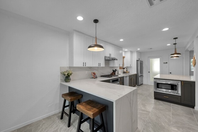 Photo - 28926 Twisted Oak Dr