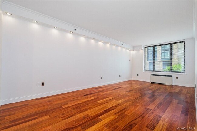 Photo - 10 City Pl Unit 2D