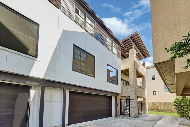 Building Photo - 650 Birdsall St