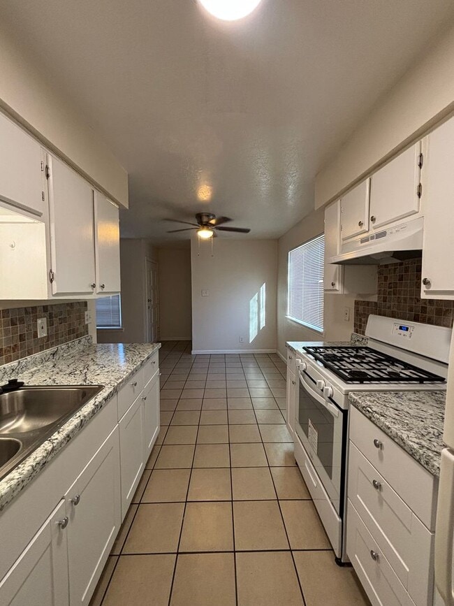 12813-12817 Dorado Dr SE