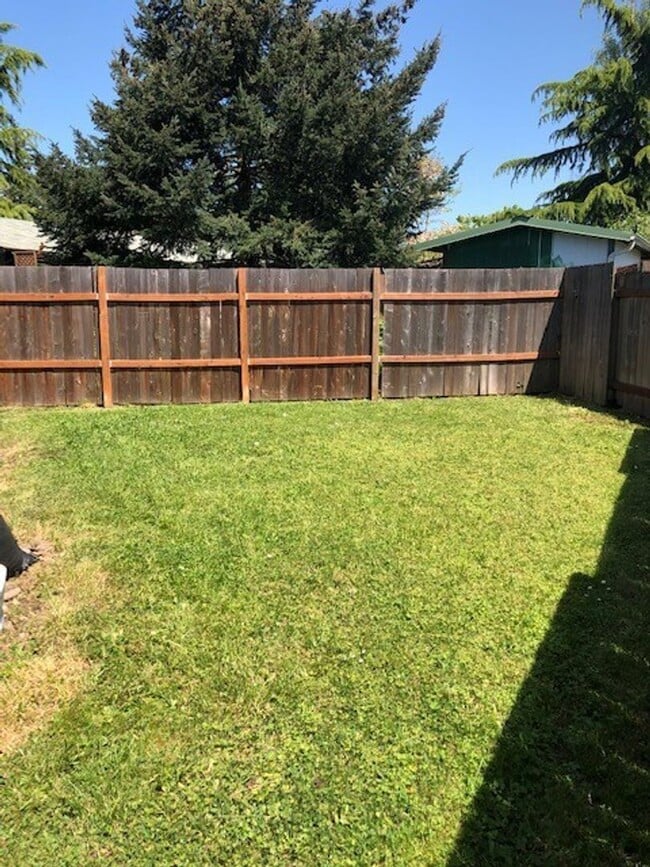 Photo - 1287 Kenray Loop