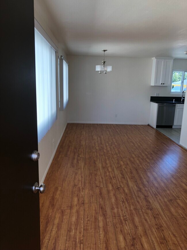 Photo - 714 E Magnolia Blvd Unidad Apt. D