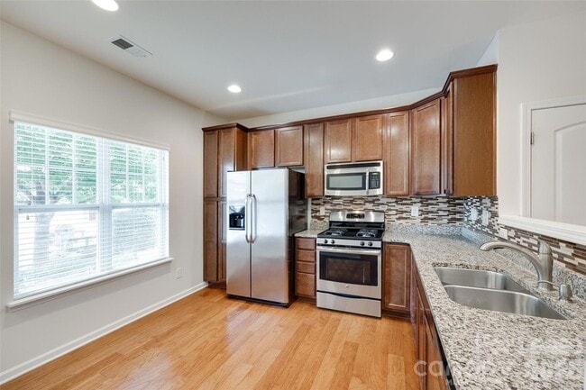 Photo - 1430 Harpers Inlet Dr