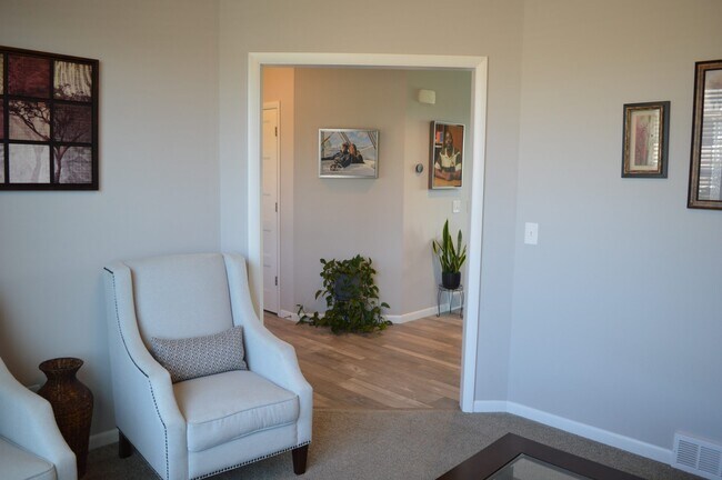 Photo - 801 Remington Way