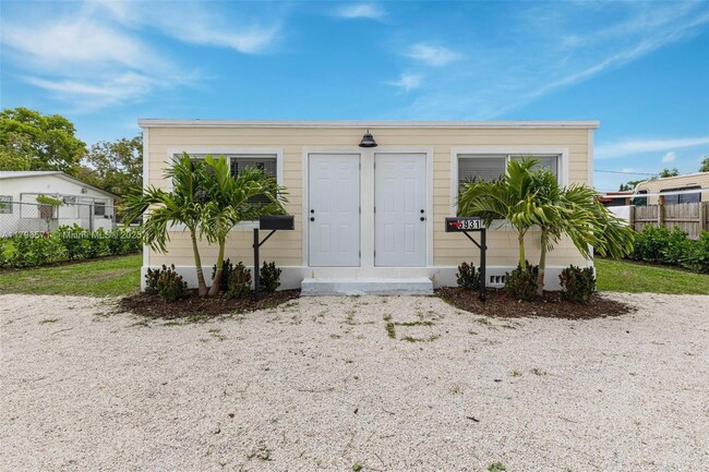Photo - 5931 SW 64th St Apartamento Unidad B