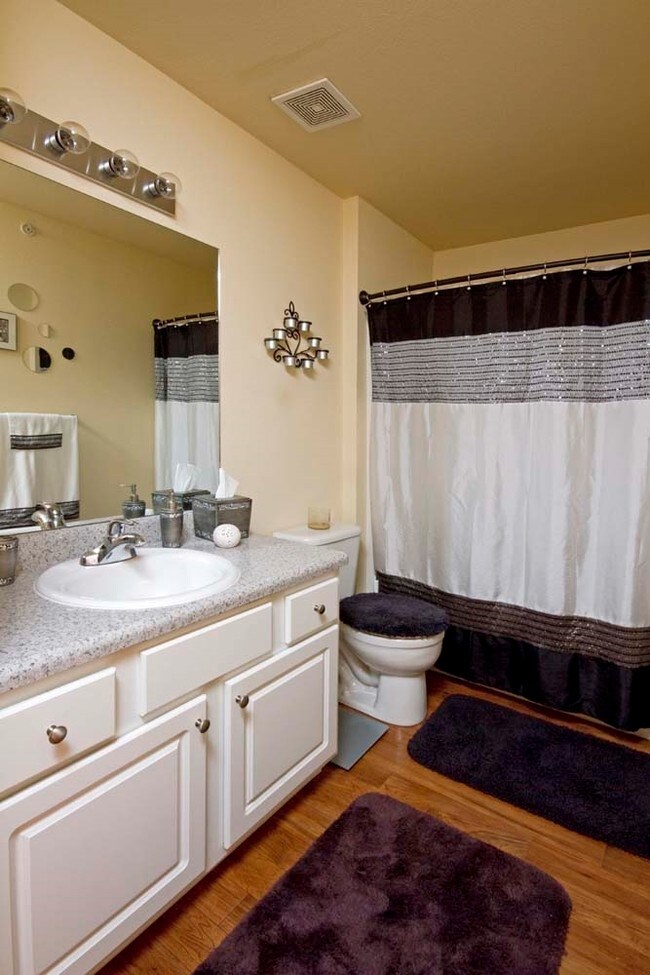 Bathroom - Plainview Park