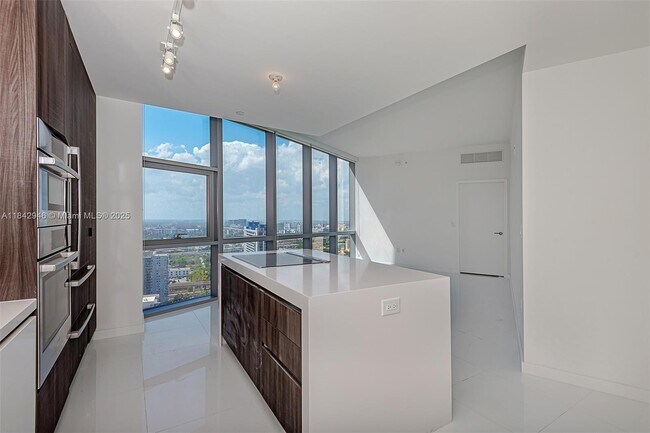 Photo - 851 NE 1st Ave Unit 1902