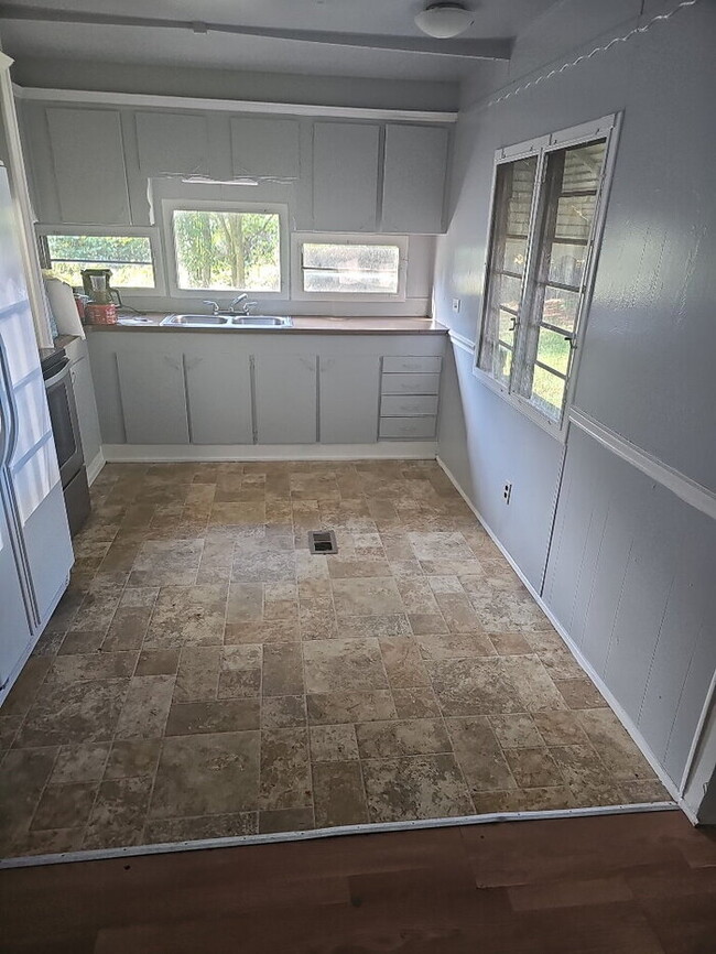 Photo - "Charming Greenville Retreat: Cozy 3-Bed, 2-Bath Home at 18 Whitehorse Rd Ext.!"