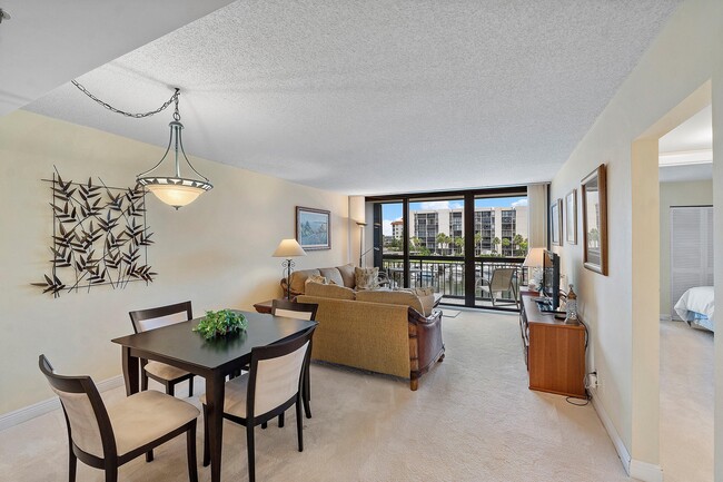 Photo - 2687 N Ocean Blvd Unidad 308-G