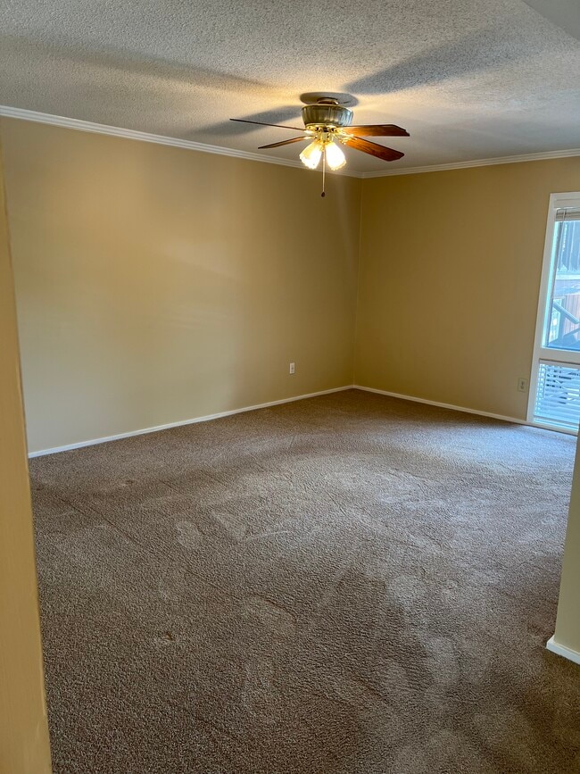 Building Photo - 311 W Earle St Unit A23