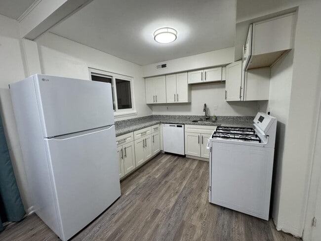 Building Photo - 314 College Park Dr