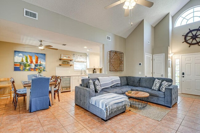 Building Photo - 21405 Palm Ave Unit ID1385999P