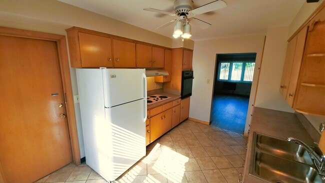 Photo - 2903 Oakland Rd NE