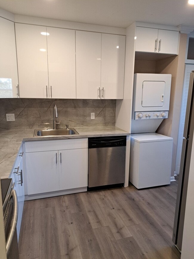Photo - 2929 Zorno Way Unit 207